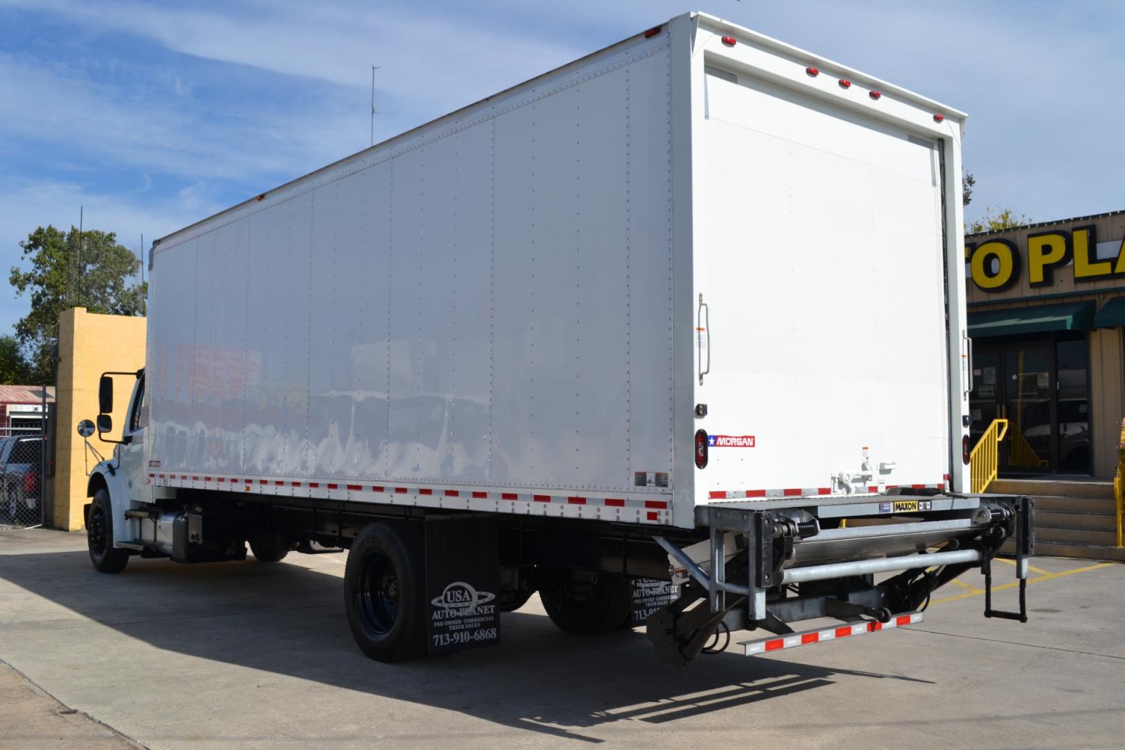 2019 WHITE /BLACK FREIGHTLINER M2-106 with an CUMMINS B6.7L 260HP engine, ALLISON 2500RDS AUTOMATIC transmission, located at 9172 North Fwy, Houston, TX, 77037, (713) 910-6868, 29.887470, -95.411903 - Photo#5